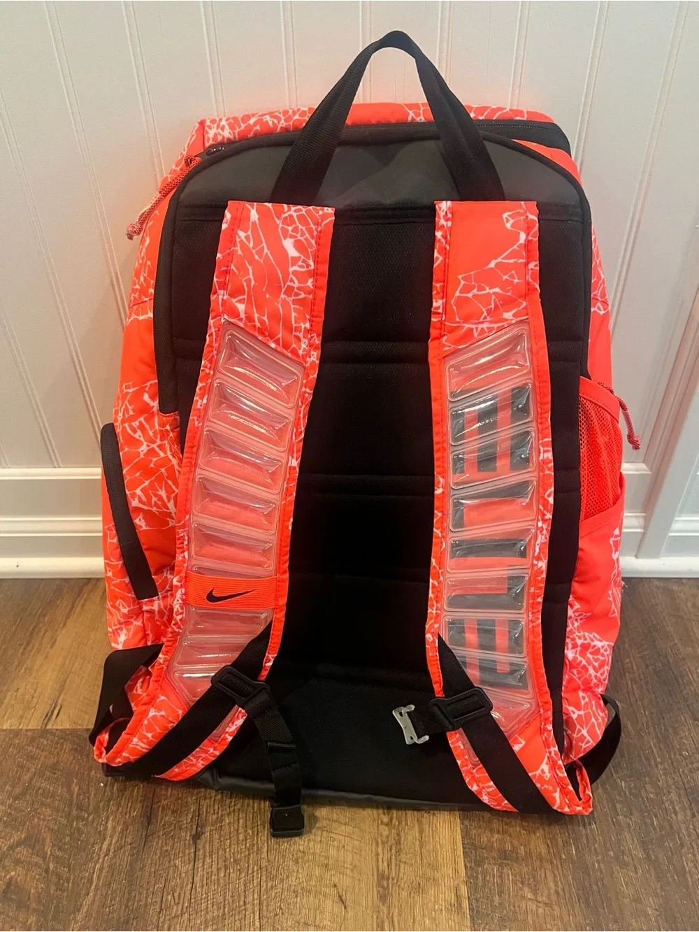 osprey convertible luggage Its 21.5 x 14 Nike Backpack Cr7 Bag Osprey reservoir 3l Color:Earth Dark Charcoal Blue Flame